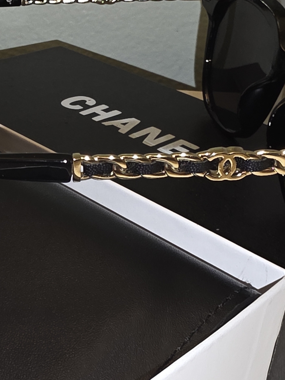 CHANEL Black Sunglasses with Gold Chain Temples - Picture 3 of 5